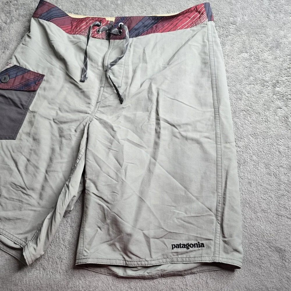 Patagonia Shorts M's Patch Pocket Wavefarer Boardshorts Mens 32 Gray 9.5